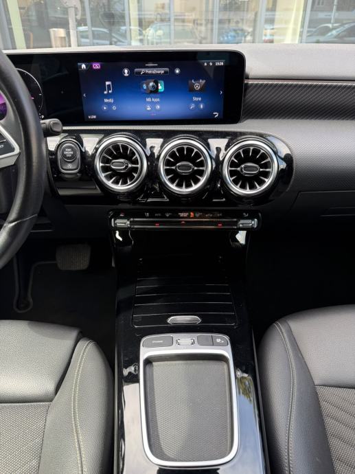 Mercedes-Benz A-klasa 200 d, fotografija 14