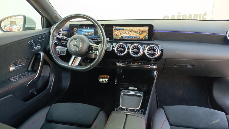 Mercedes-Benz A-klasa 200 d, fotografija 11