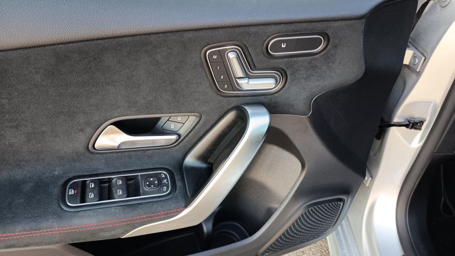 Mercedes-Benz A-klasa 200 d, fotografija 13