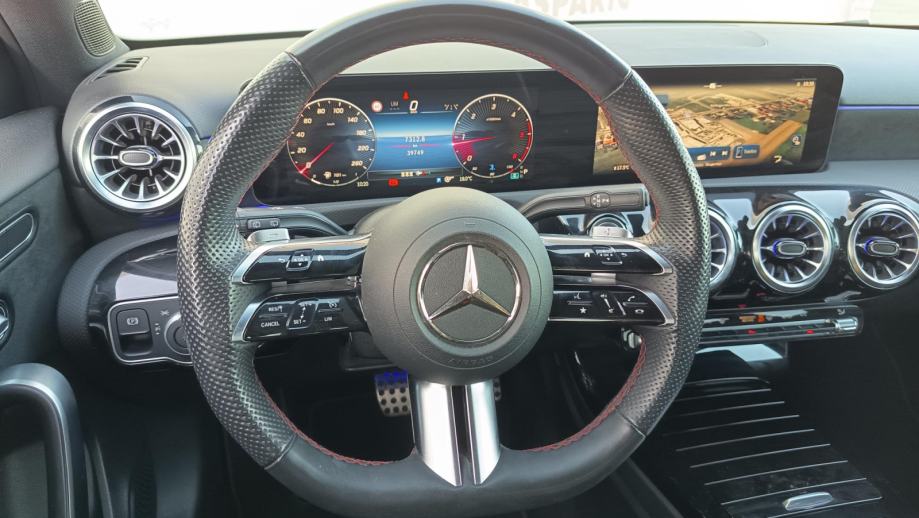 Mercedes-Benz A-klasa 200 d, fotografija 14