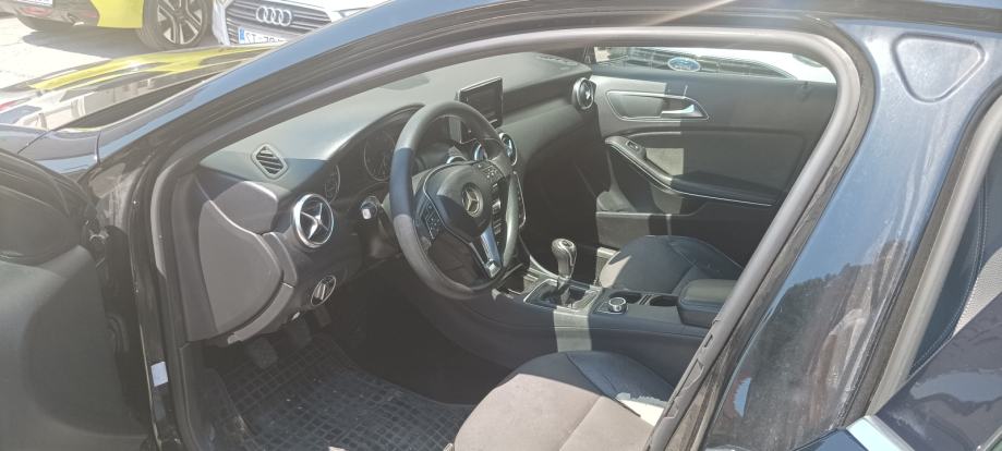 Mercedes-Benz A-klasa 220 d, fotografija 3