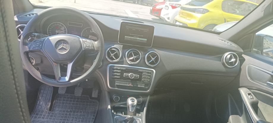 Mercedes-Benz A-klasa 220 d, fotografija 4