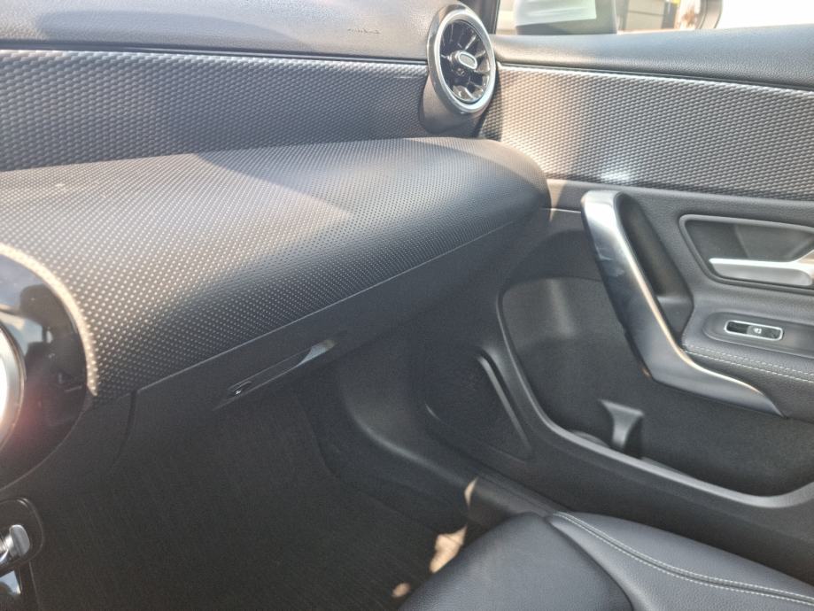 Mercedes-Benz A-klasa A 180d automatik, fotografija 10