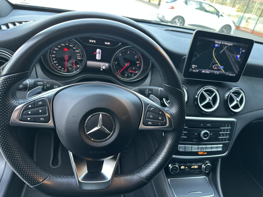Mercedes-Benz A 180d AMG Line Edition, fotografija 10
