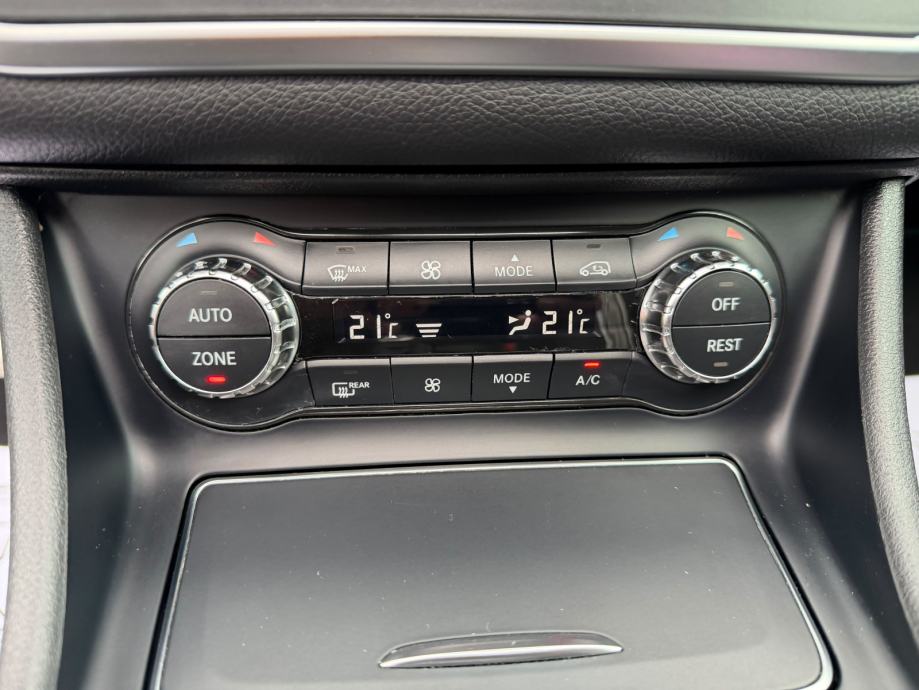 Mercedes-Benz A-klasa A 250 AMG 4 MATIC 230 KS PANORAMA LED KOŽA FULL, fotografija 20