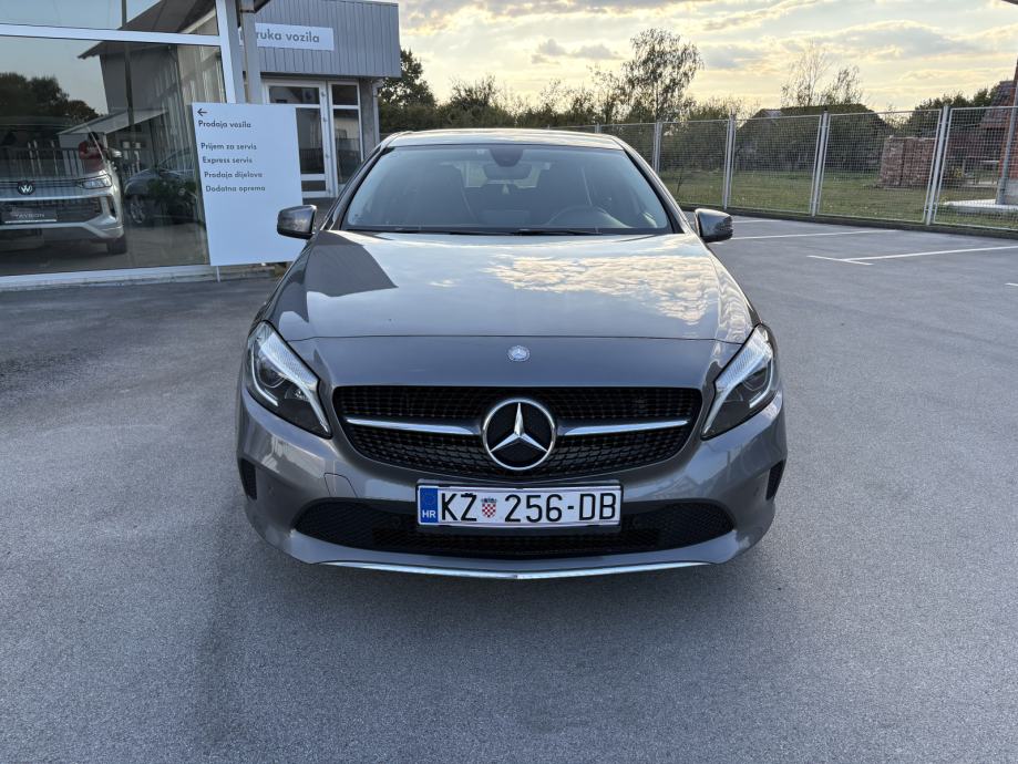 Mercedes-Benz A-klasa A200D Automatik,NAVI, 2 SETA KOTAČA, fotografija 2