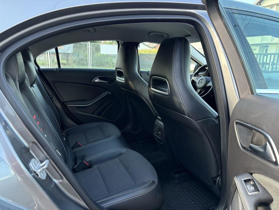 Mercedes-Benz A-klasa A200D Automatik,NAVI, 2 SETA KOTAČA, fotografija 15