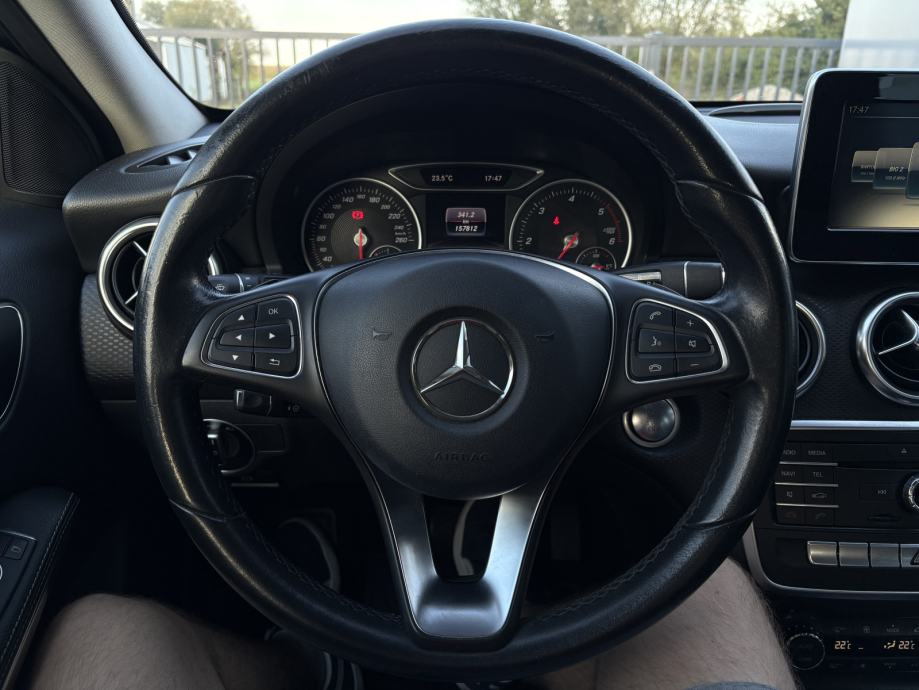 Mercedes-Benz A-klasa A200D Automatik,NAVI, 2 SETA KOTAČA, fotografija 18