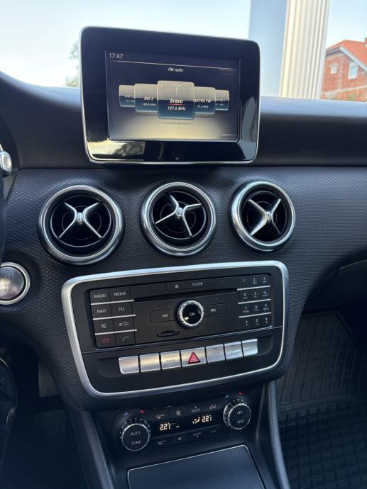 Mercedes-Benz A-klasa A200D Automatik,NAVI, 2 SETA KOTAČA, fotografija 19