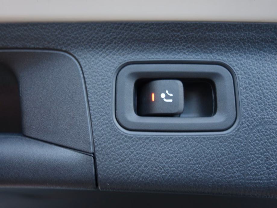 Mercedes-Benz A180 d 2.0 motor automatik, fotografija 14