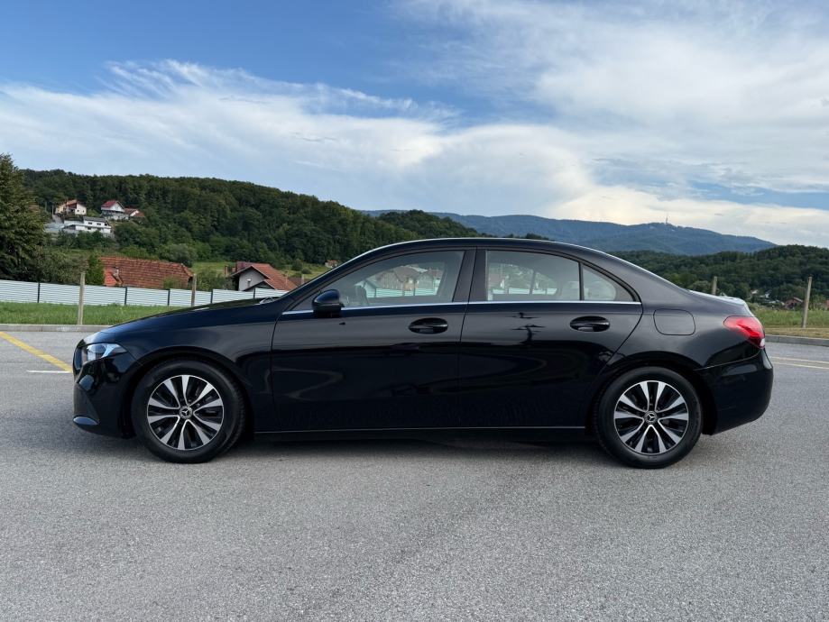 Mercedes-Benz A200/Sport/Kamera/Velika Navi/TOP STANJE! Leasing moguc!, fotografija 2