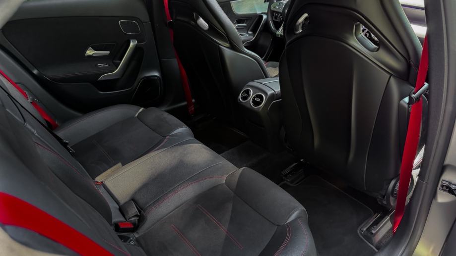 Mercedes-Benz A45 AMG 4MATIC+, fotografija 11