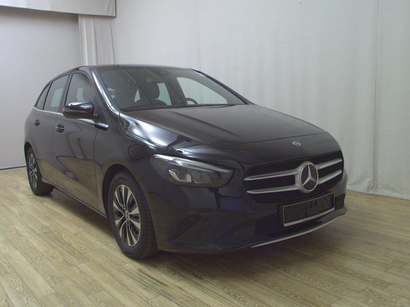 Mercedes-Benz B 180 d automatik • Full LED, fotografija 3
