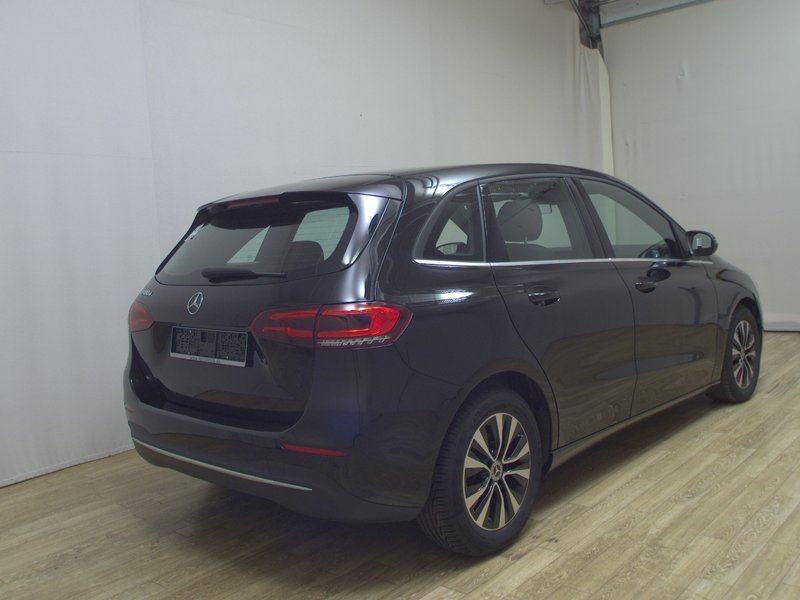 Mercedes-Benz B 180 d automatik • Full LED, fotografija 4