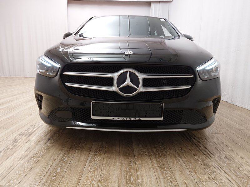 Mercedes-Benz B 180 d automatik • Full LED, fotografija 9