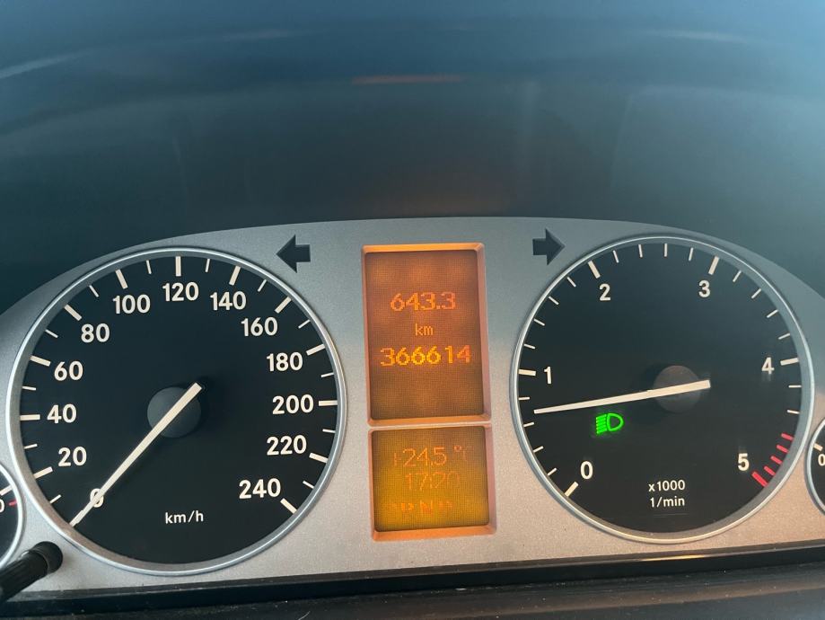 Mercedes-Benz B 200 CDI, fotografija 11