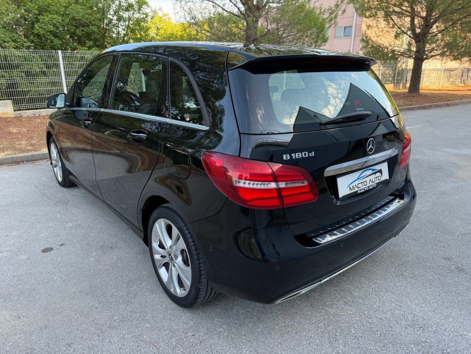Mercedes-Benz B-klasa 180 automatik, fotografija 11