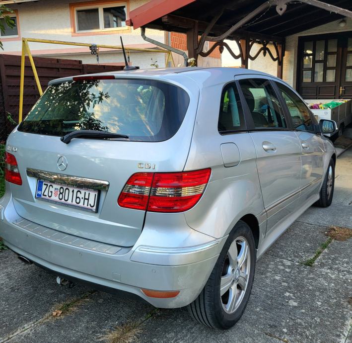 Mercedes-Benz B-klasa 180 CDI 2009. reg, održavan, fotografija 3