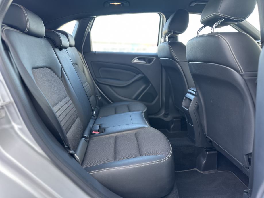 Mercedes-Benz B-klasa 180 CDI AUTOMATIK F1/LED/KAMERA/NAVI/TEMPOMAT, fotografija 12