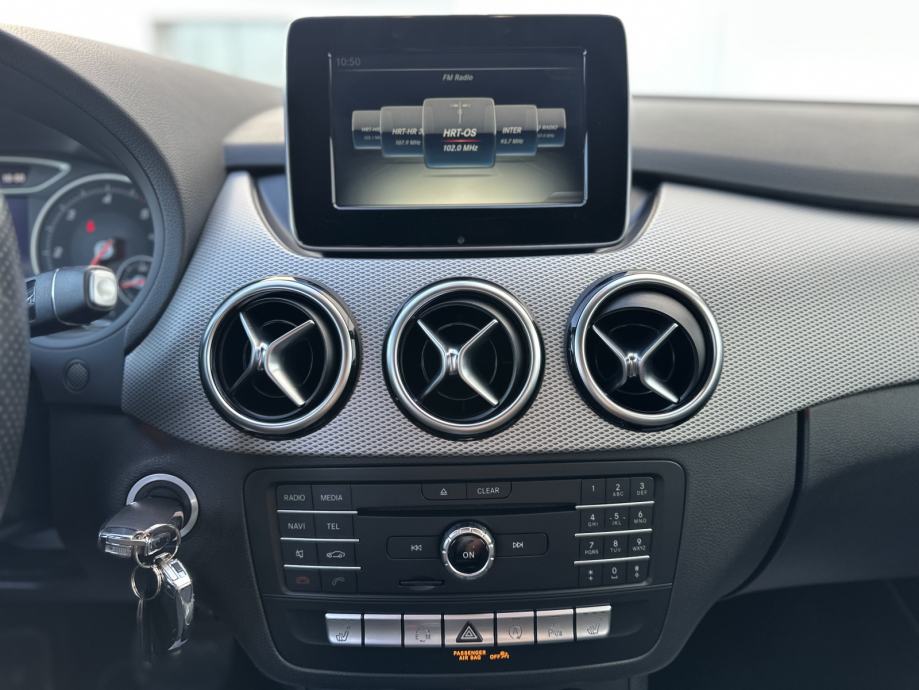 Mercedes-Benz B-klasa 180 CDI AUTOMATIK F1/LED/KAMERA/NAVI/TEMPOMAT, fotografija 20