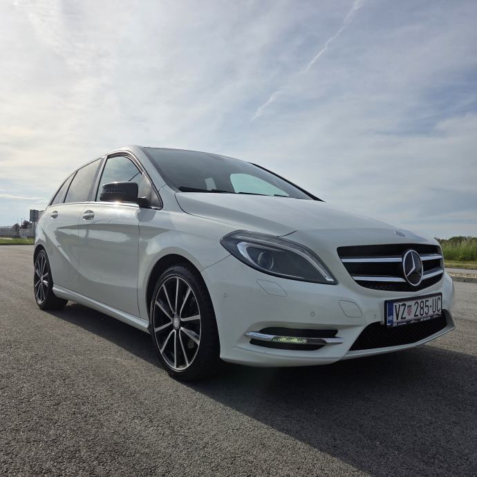 Mercedes-Benz B-klasa 180 CDI,reg. 9/2027,bixenon,panorama 2 seta guma, fotografija 2