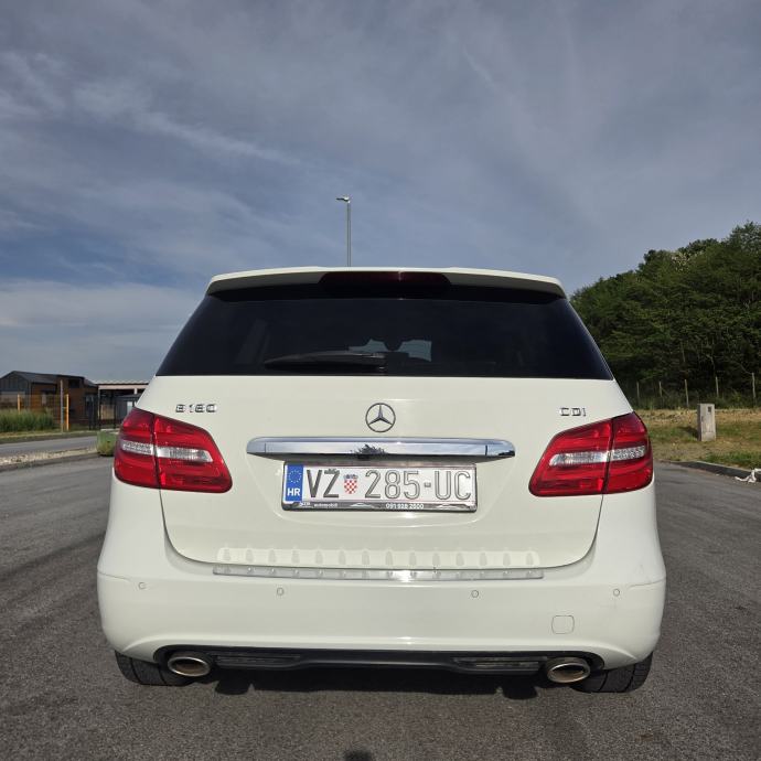 Mercedes-Benz B-klasa 180 CDI,reg. 9/2027,bixenon,panorama 2 seta guma, fotografija 5