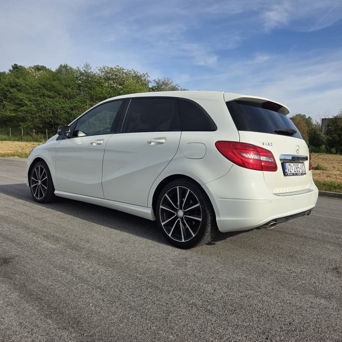 Mercedes-Benz B-klasa 180 CDI,reg. 9/2027,bixenon,panorama 2 seta guma, fotografija 9