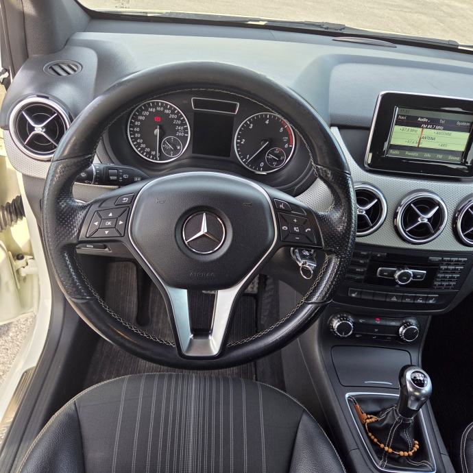 Mercedes-Benz B-klasa 180 CDI,reg. 9/2027,bixenon,panorama 2 seta guma, fotografija 12