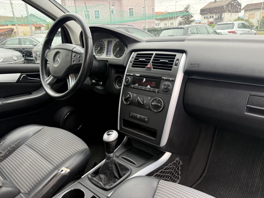 Mercedes-Benz B-klasa 180 CDI SPORT,ALU 17,NOVE GUME,TOP STANJE!, fotografija 13