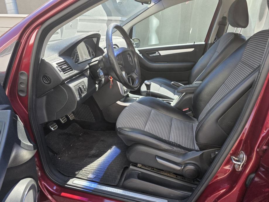 Mercedes-Benz B-klasa 180 CDI, fotografija 13