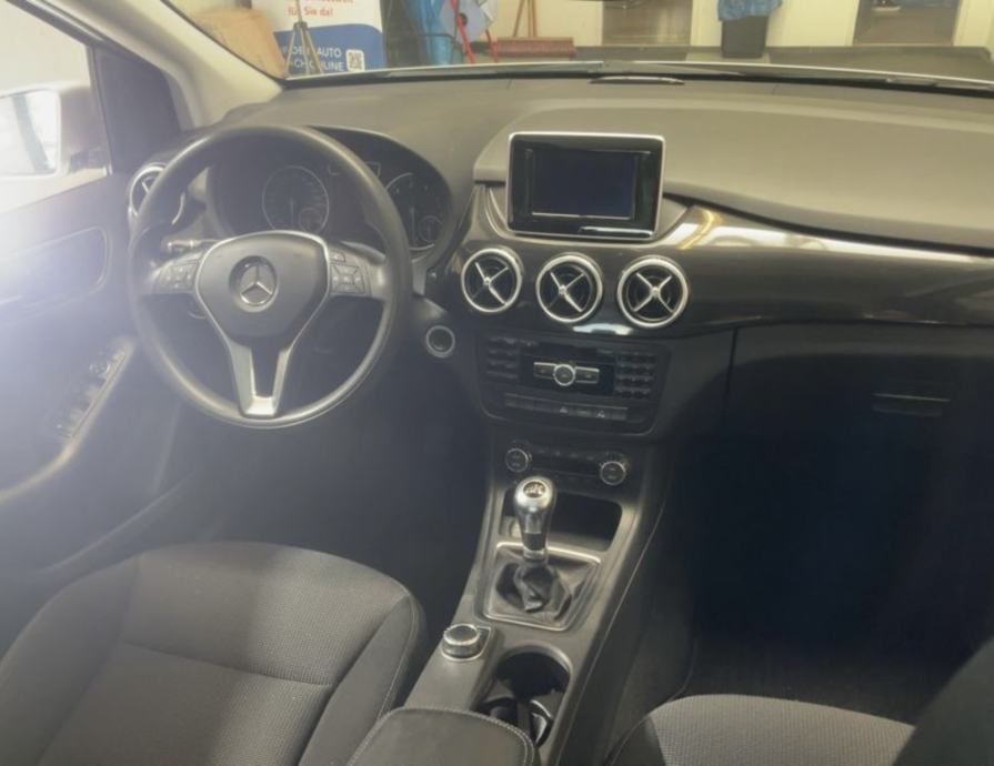 Mercedes-Benz B-klasa 180,god.09/2013.,145100KM,top stanje!!!, fotografija 6