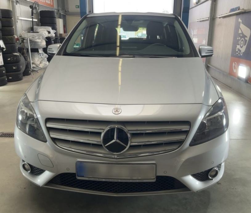 Mercedes-Benz B-klasa 180,god.09/2013.,145100KM,top stanje!!!, fotografija 4