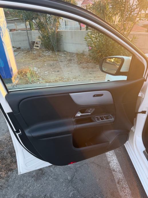 Mercedes-Benz B-klasa 180(MODEL 2020), fotografija 12