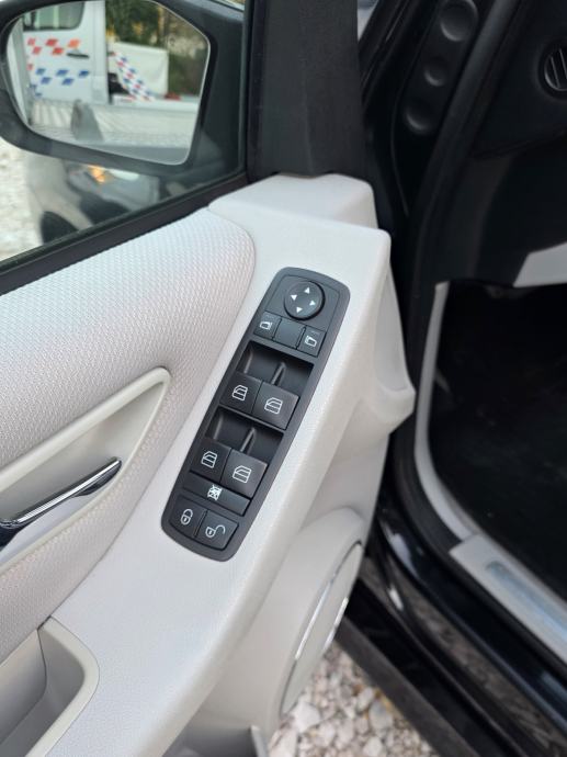 Mercedes-Benz B-klasa 200 ## AUTOMATIK ## BENZIN- PLIN, fotografija 11