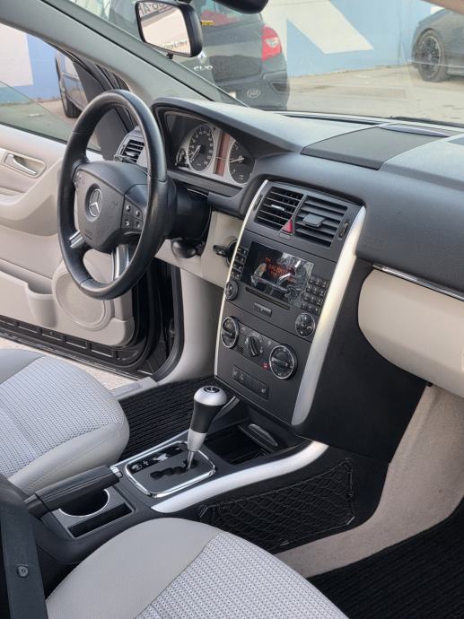 Mercedes-Benz B-klasa 200 ## AUTOMATIK ## BENZIN- PLIN, fotografija 13
