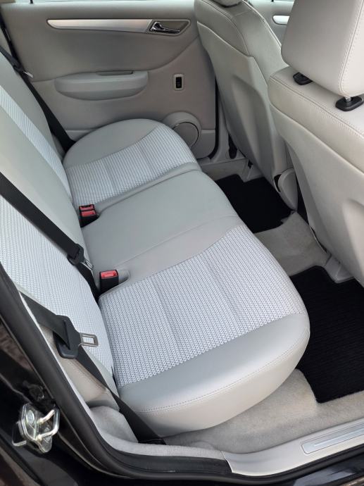 Mercedes-Benz B-klasa 200 ## AUTOMATIK ## BENZIN- PLIN, fotografija 15