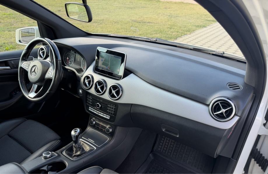 Mercedes-Benz B-klasa 200d, fotografija 13