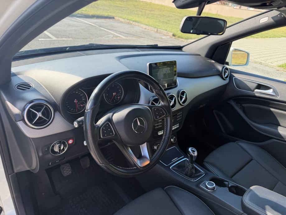 Mercedes-Benz B-klasa 200d, fotografija 11