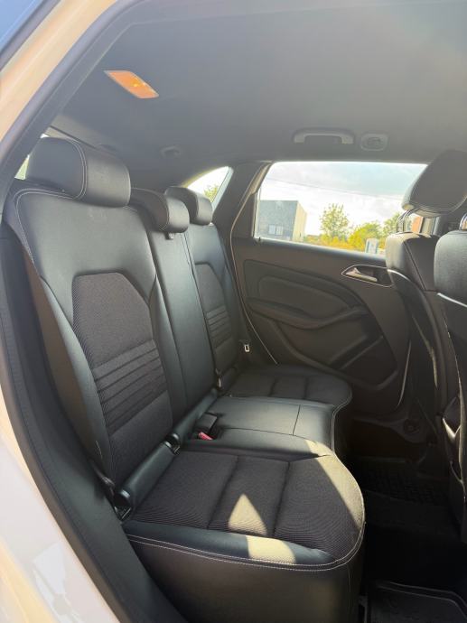 Mercedes-Benz B-klasa 200d, fotografija 18