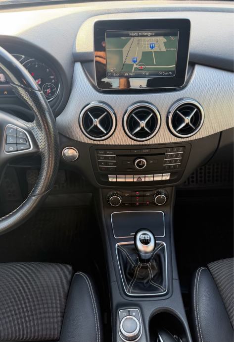 Mercedes-Benz B-klasa 200d, fotografija 16