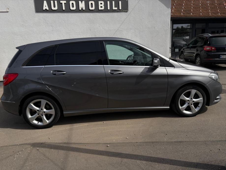 Mercedes-Benz B-klasa 220 CDI Automatik • SPORT • PANORAMA • Bi-XENON, fotografija 8