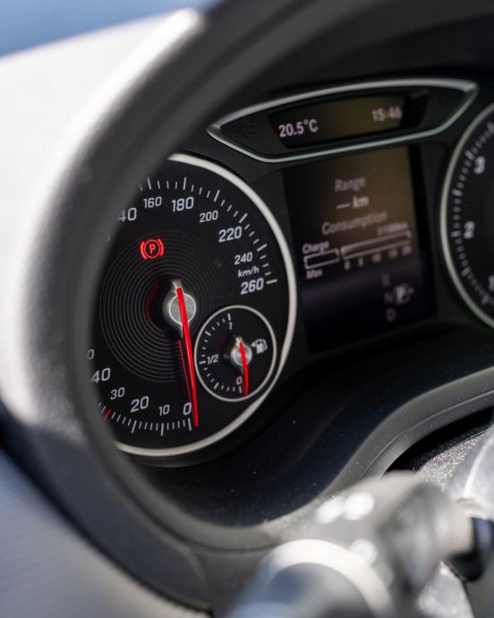 Mercedes-Benz B-klasa 180d automatik Facelift, fotografija 9