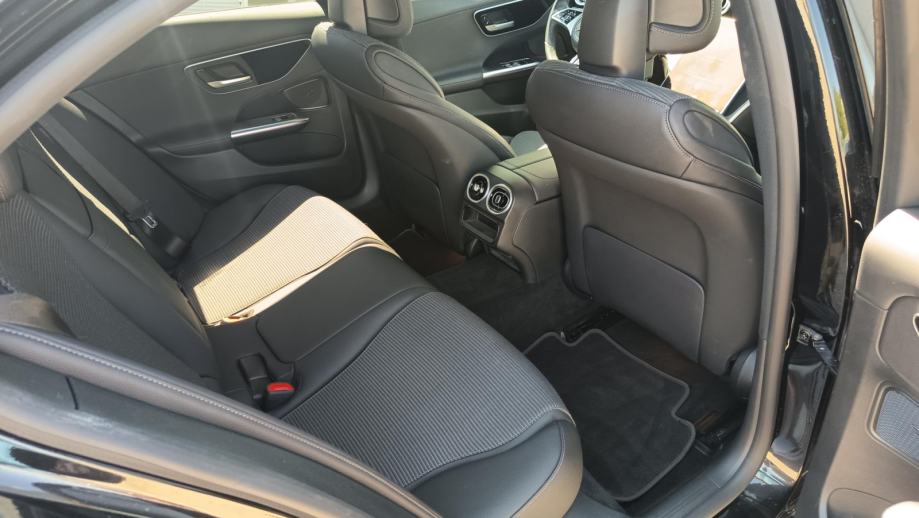 Mercedes-Benz C 200 D Avantgarde, fotografija 11