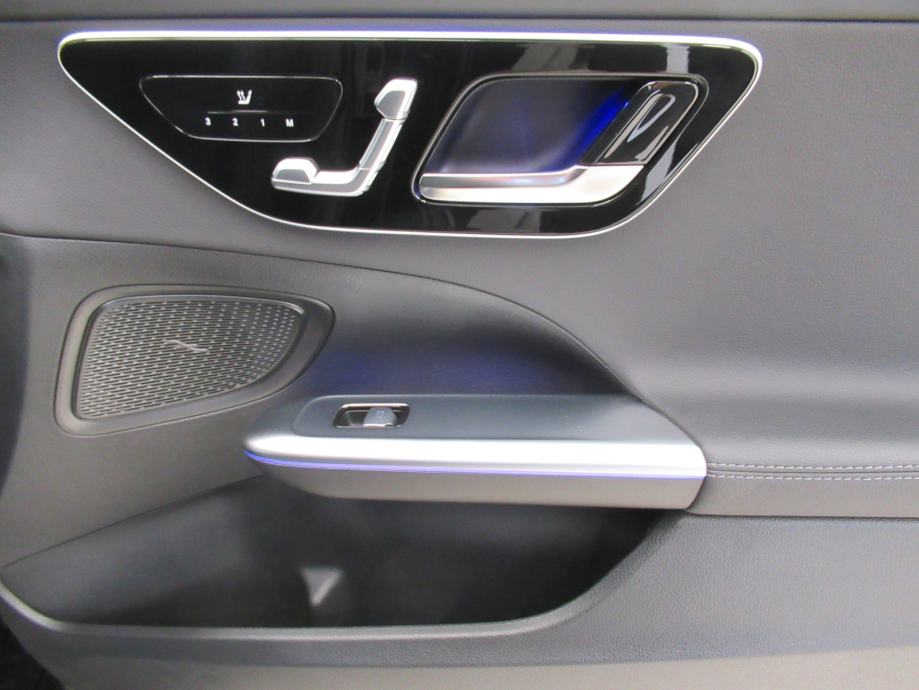 Mercedes-Benz C 300 d AMG Line, fotografija 11