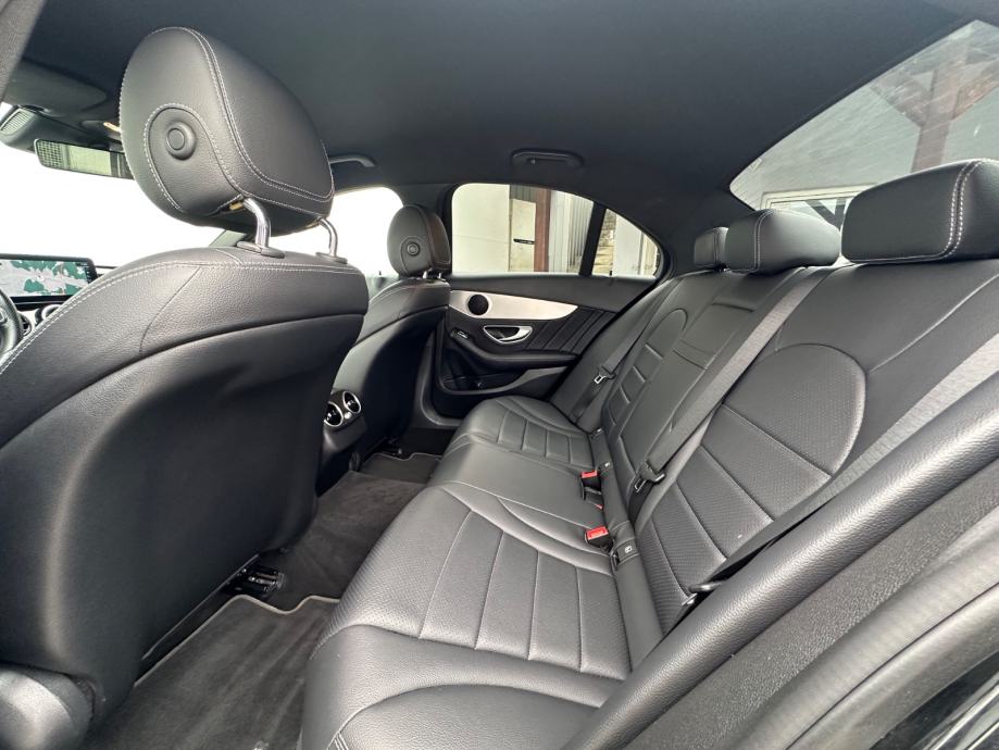 Mercedes-Benz C 300d 4MATIC AMG | HR VOZILO | 24 MJ JAMSTVA | U PDV-U, fotografija 15