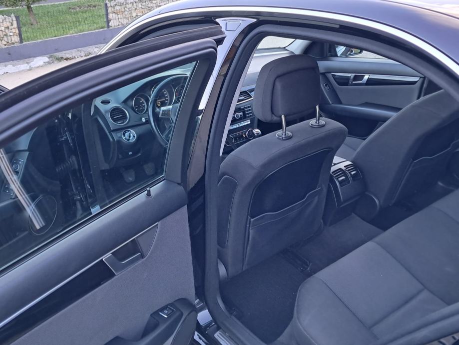Mercedes-Benz C-klasa 200, pogled izvana - slika 3