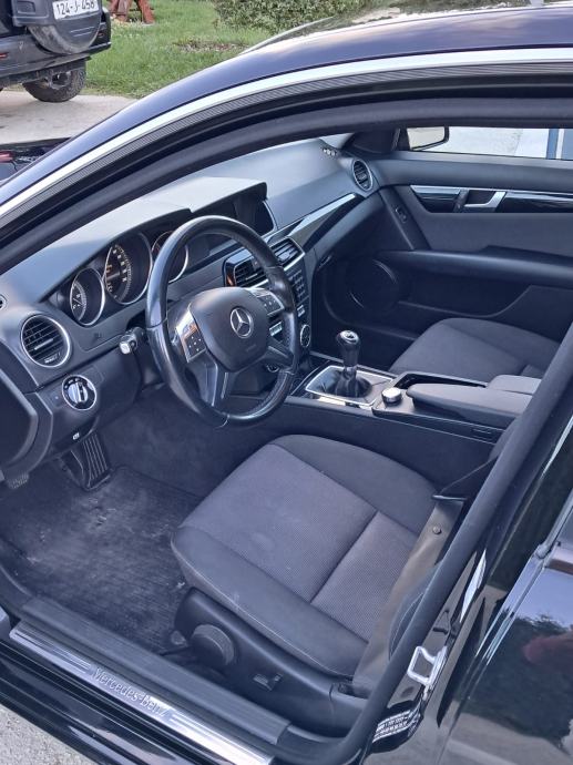 Mercedes-Benz C-klasa 200, fotografija 11