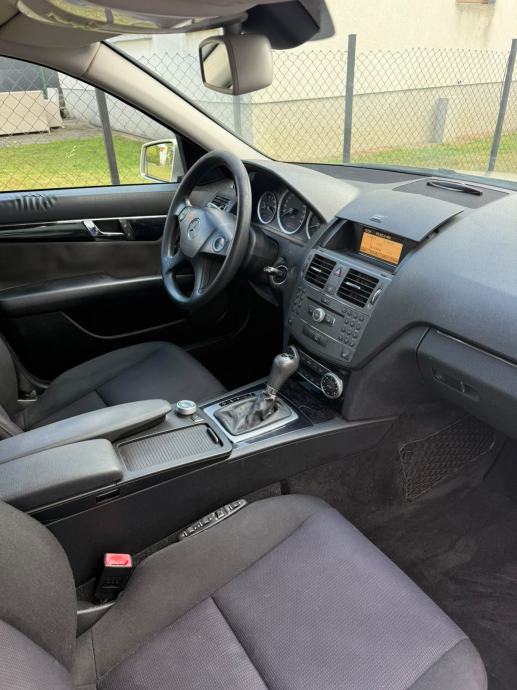 Mercedes-Benz C-klasa 200CDI automatik-2 seta alu felgi s novim gumama, fotografija 8