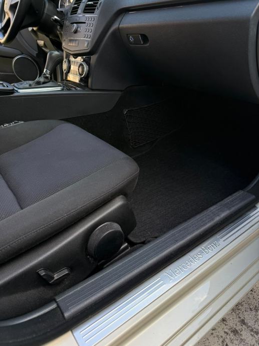 Mercedes-Benz C-klasa 200CDI automatik-2 seta alu felgi s novim gumama, fotografija 5