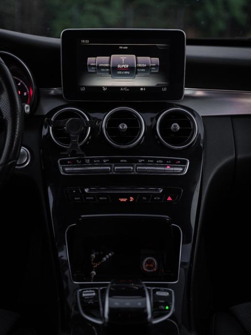 Mercedes-Benz C-klasa 220 automatik, fotografija 4